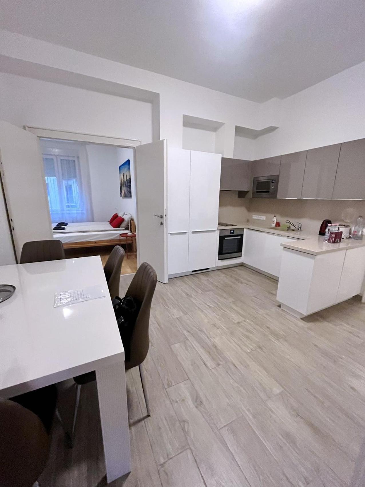 Boutique Family Apartment In The Heart Of City Budapest Bagian luar foto