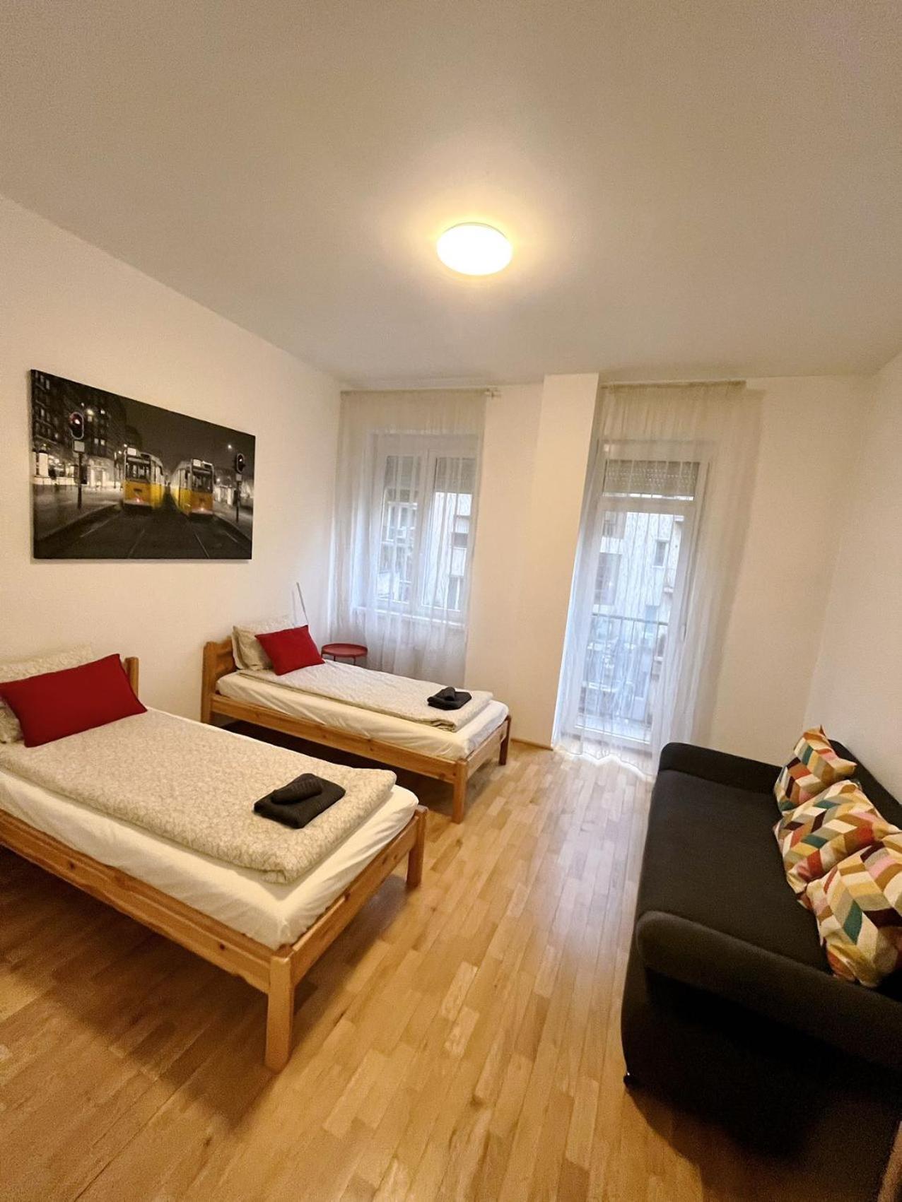 Boutique Family Apartment In The Heart Of City Budapest Bagian luar foto